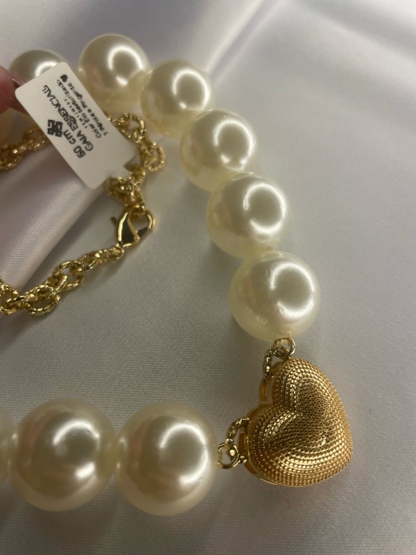 Colar Elo Texturizado com Pérolas e Pingente Coração – 50 cm